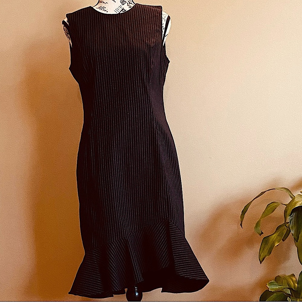 Calvin Klein Black/White Pinstripe Pencil Dress Zipper in the back
